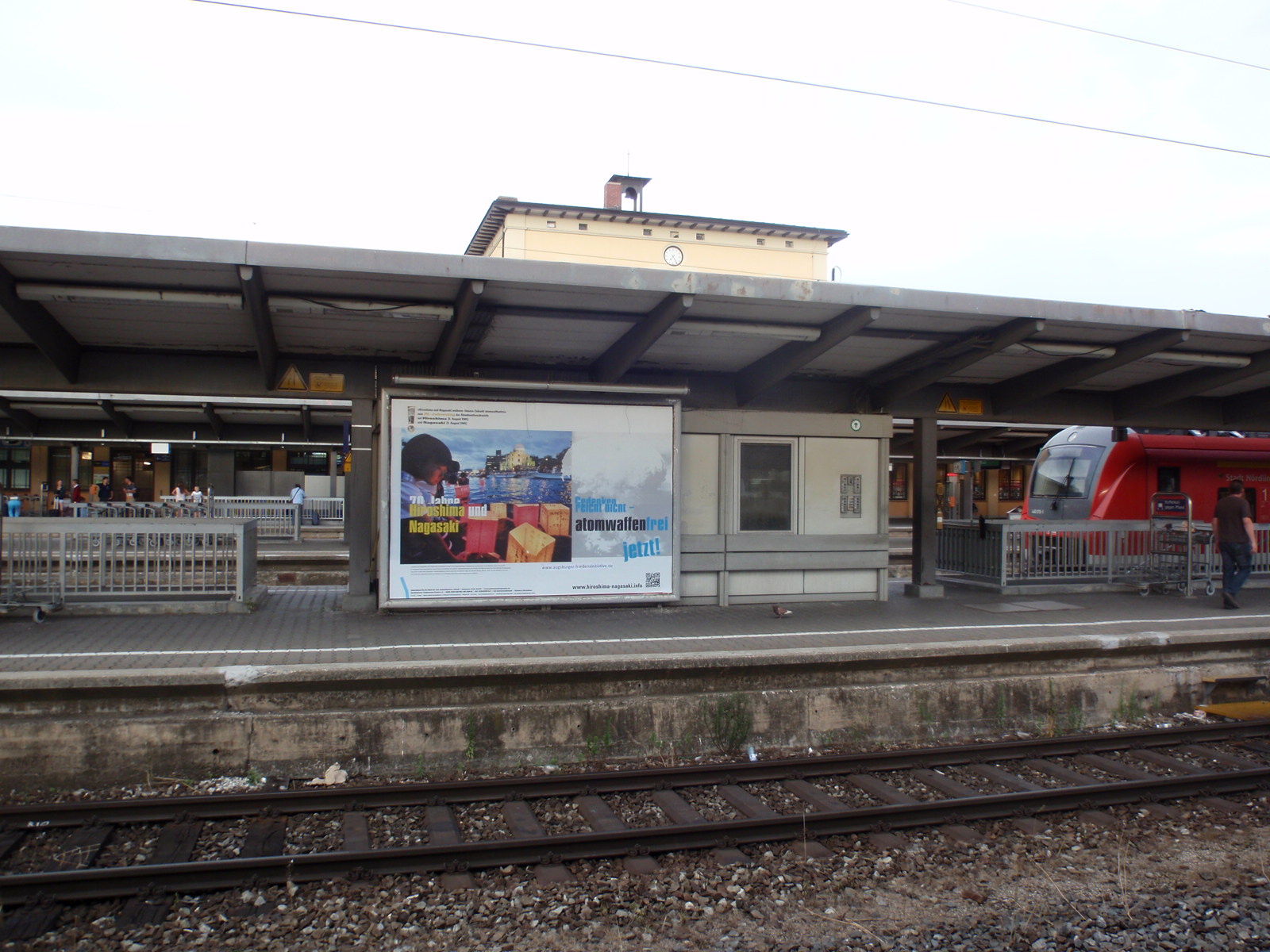 Plakataktion gegen Atomwaffen - Ausgsburger Hauptbahnhof Plakataktion gegen Atomwaffen - Ausgsburger Hauptbahnhof