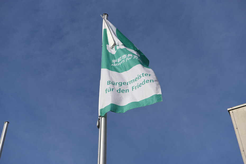 Flagge der Bürgermeister für den Frieden